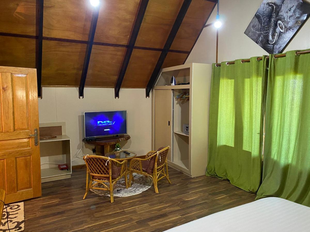 Mouggae Blues Villas โบวาลง ภายนอก รูปภาพ